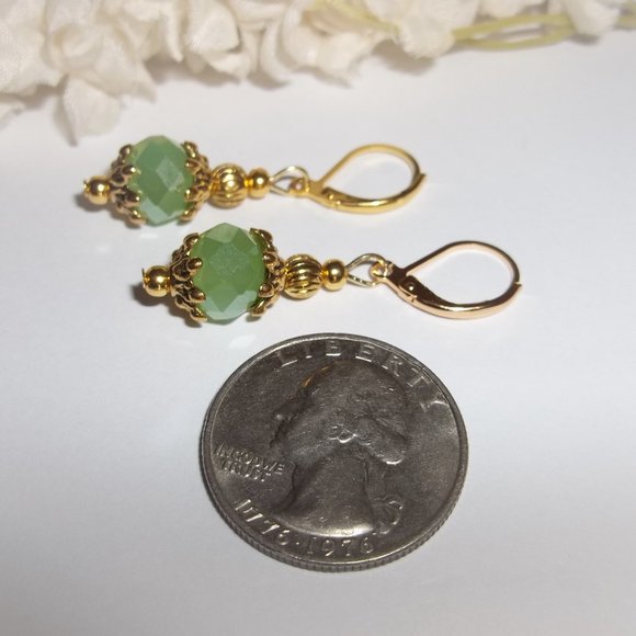 Sparkly Earrings Set Green Aurora Borealis and Gold Fashion Jewelry NWT 7336 - Picture 6 of 9